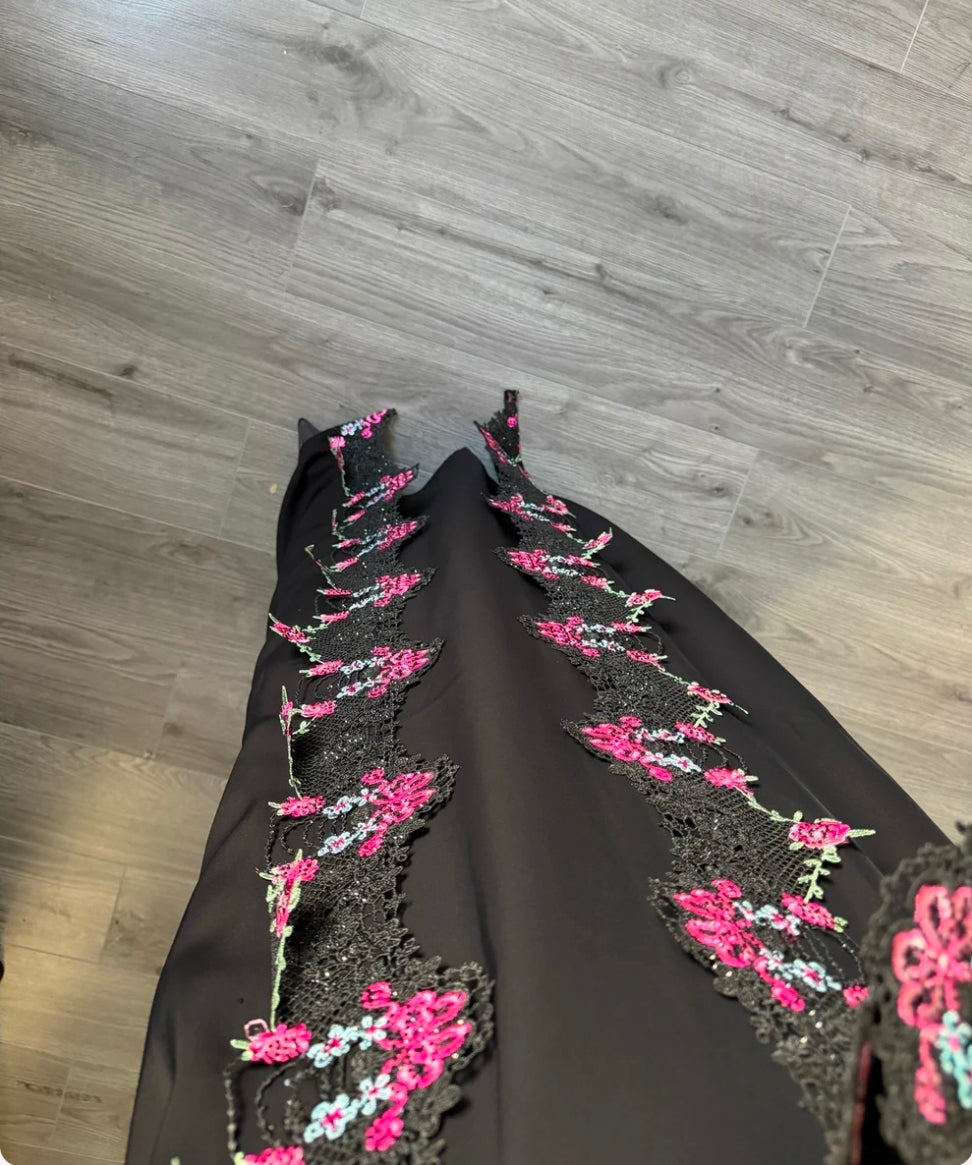 Rose Noir Abaya