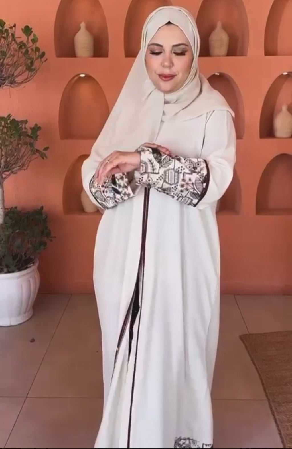 Nouf Abaya – With Matching Shawl