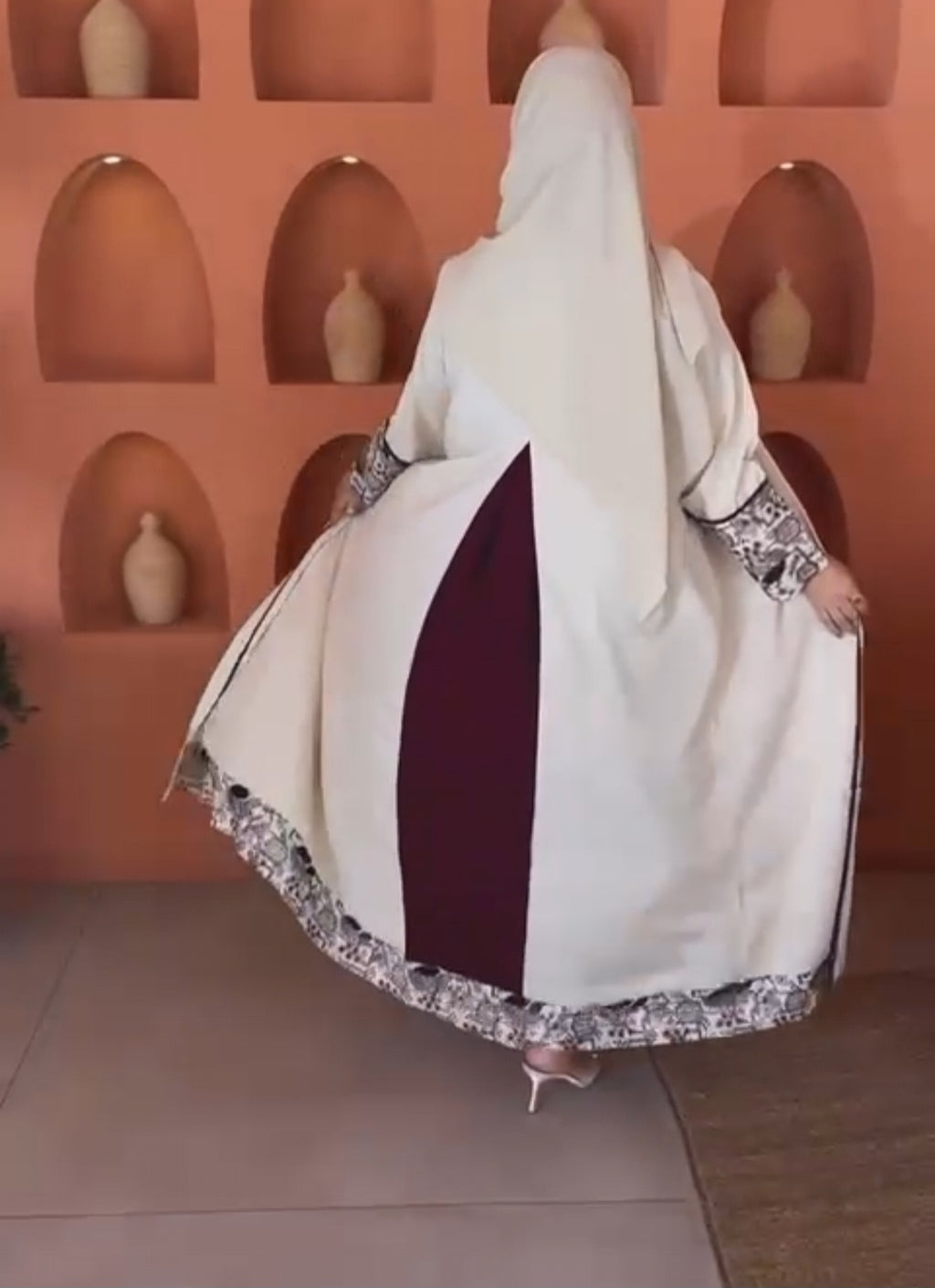 Nouf Abaya – With Matching Shawl