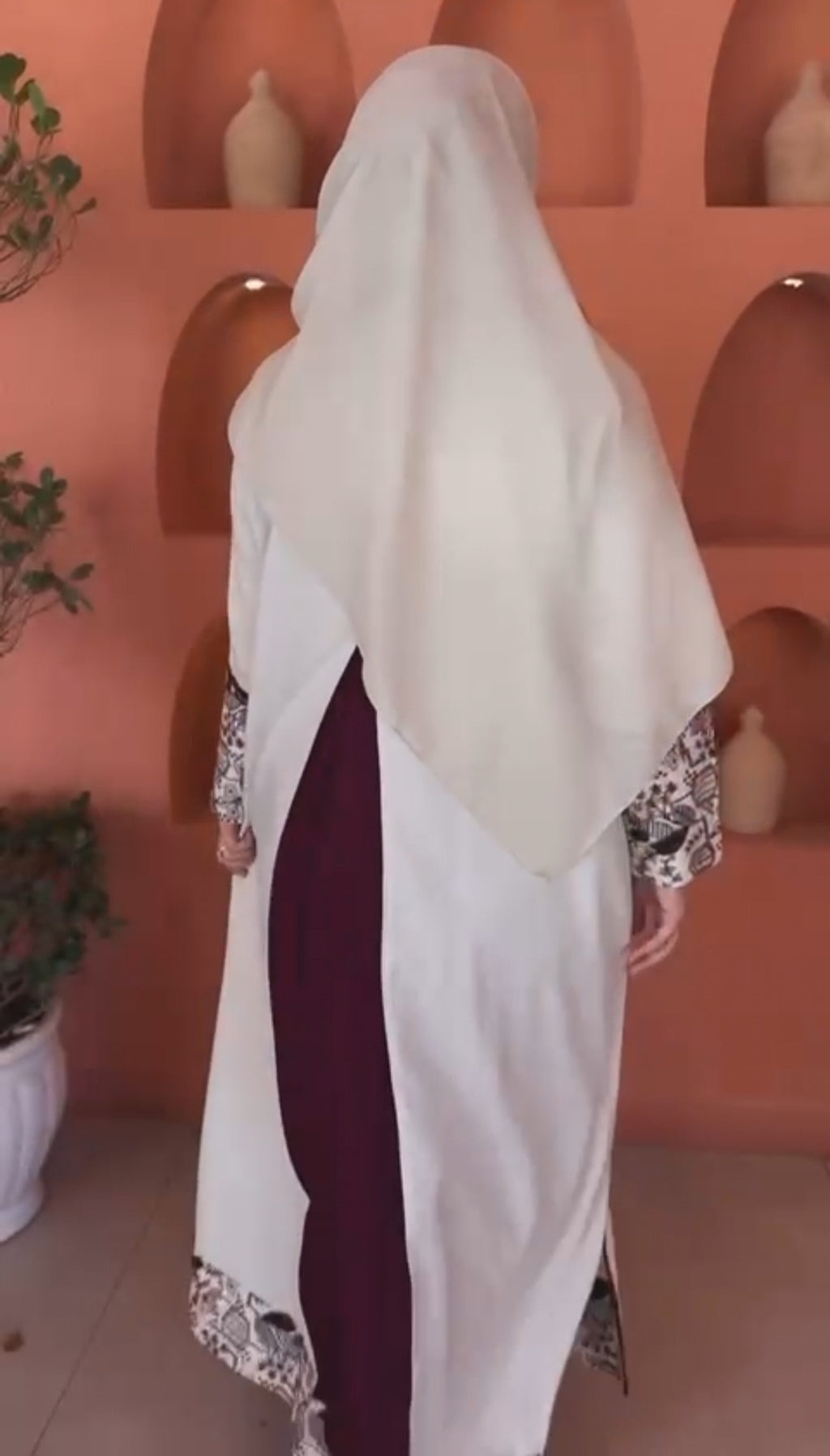 Nouf Abaya – With Matching Shawl