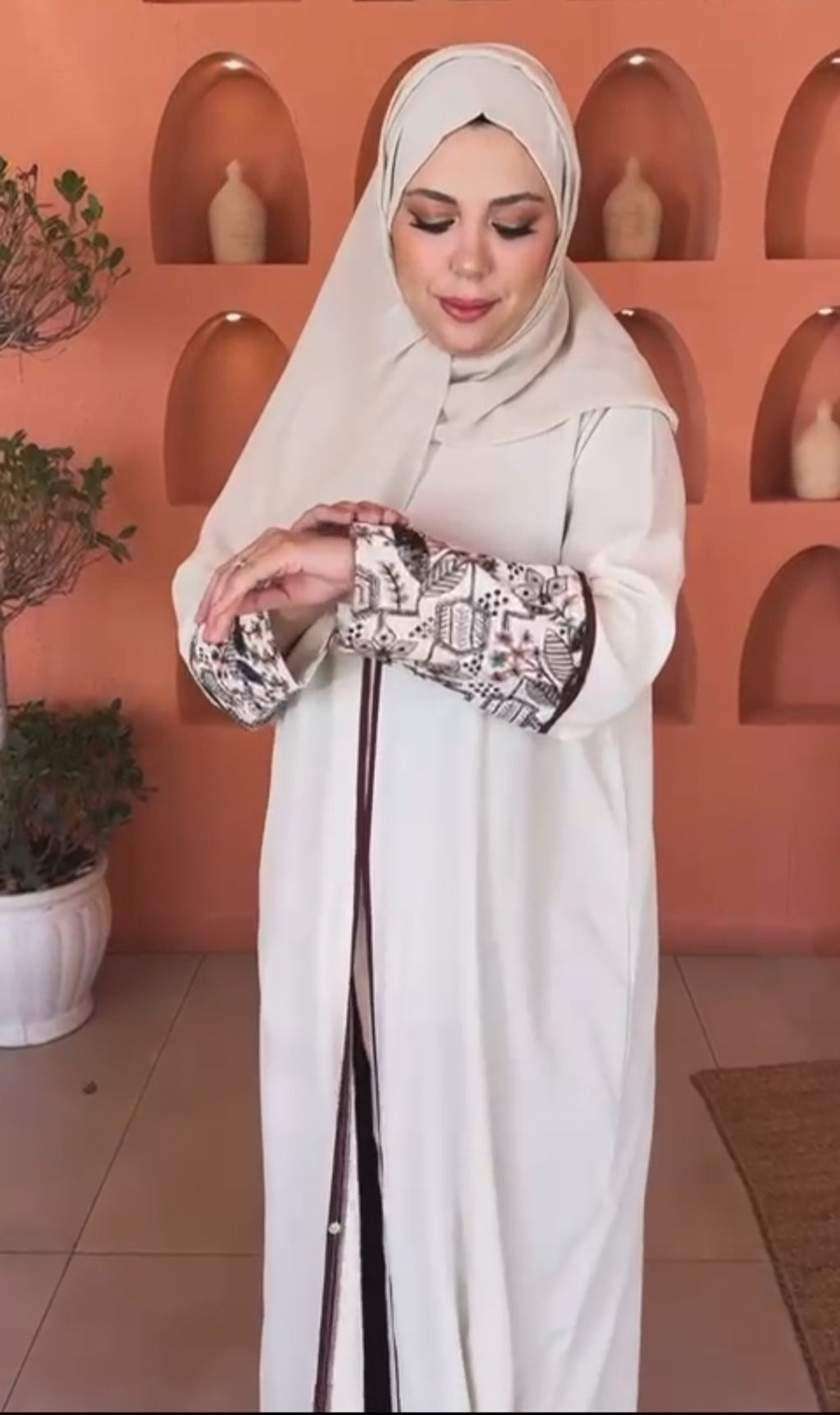 Nouf Abaya – With Matching Shawl