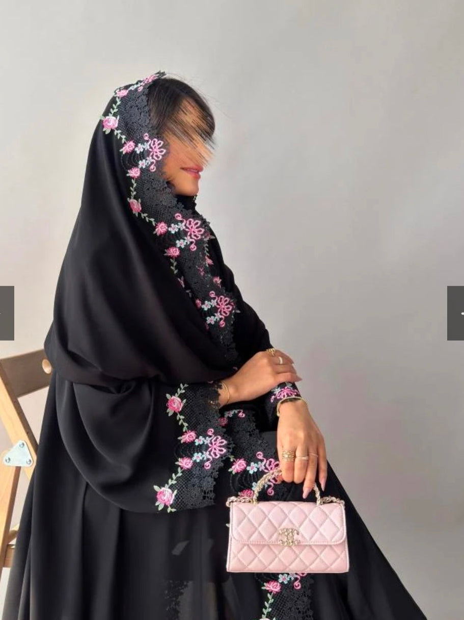 Rose Noir Abaya